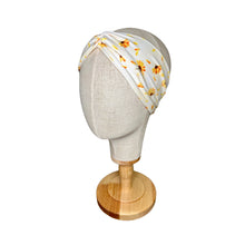 Load image into Gallery viewer, Daisies Twist Headband
